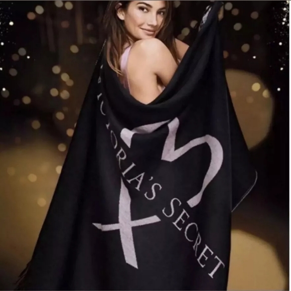 Victoria's Secret Other - Victoria's Secret Throw